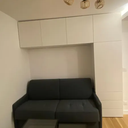 Small Comfy In Parigi