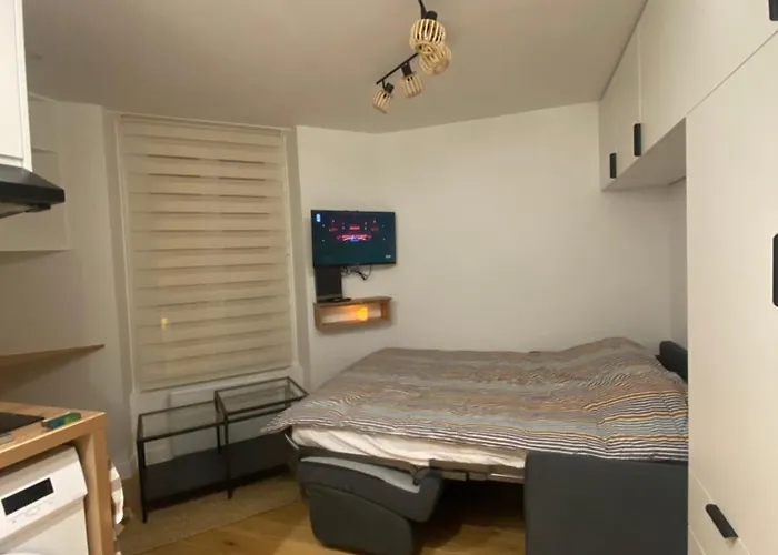 Small Comfy In 4* Paris