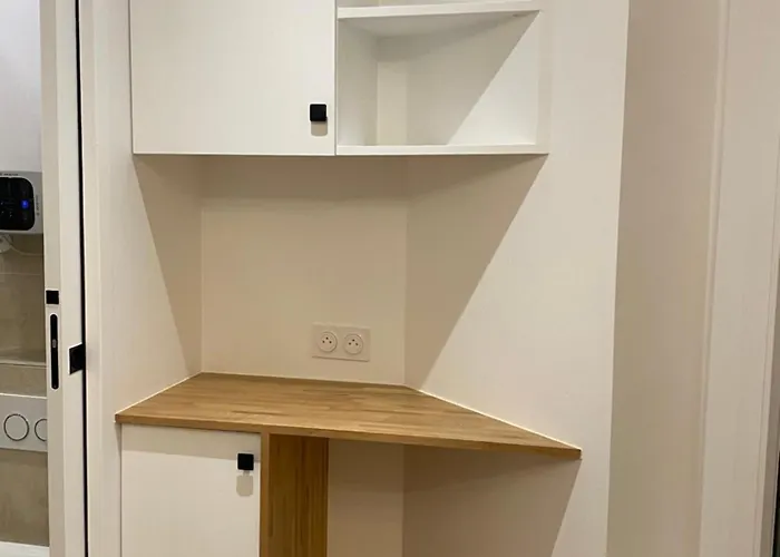 Small Comfy In Frühstückspension Paris