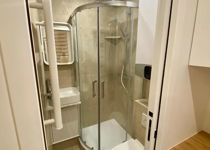 Small Comfy In Bed & Breakfast Paris