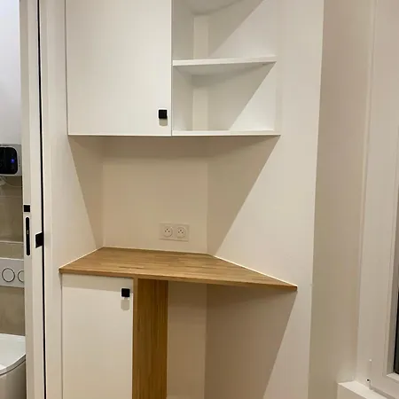 Small Comfy In ベッド・アンド・ブレックファスト パリ