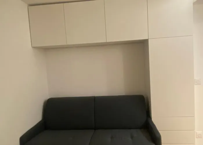 Small Comfy In パリ